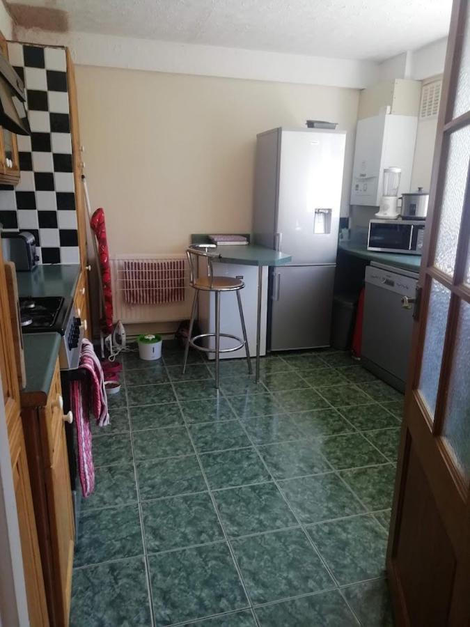 דירות Cozy Loft In Bushey, 20 Mins By Train To Euston London מראה חיצוני תמונה