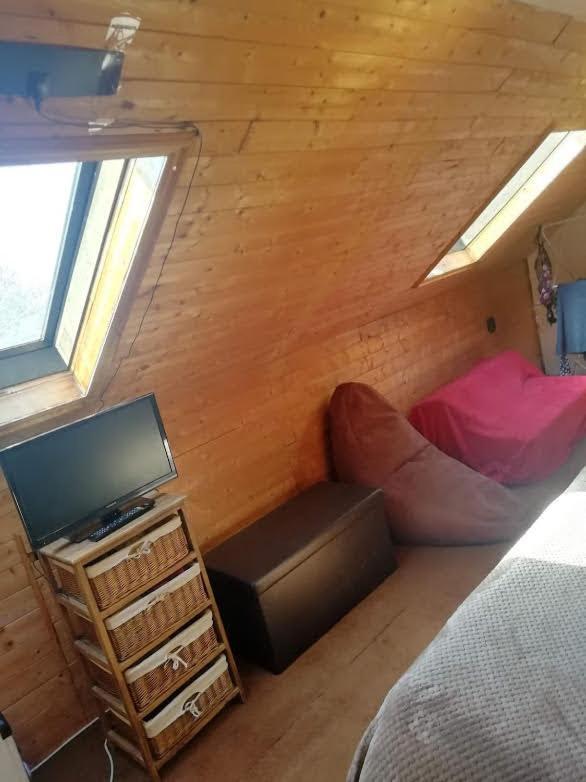 דירות Cozy Loft In Bushey, 20 Mins By Train To Euston London מראה חיצוני תמונה
