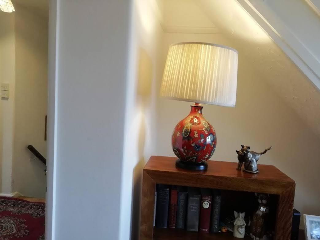 דירות Cozy Loft In Bushey, 20 Mins By Train To Euston London מראה חיצוני תמונה